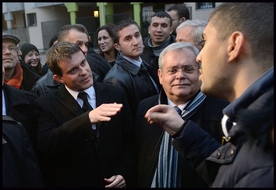 AULNAY-SOUS-BOIS: Valls visite la ZSP du Gros Saule
