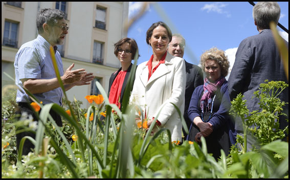 Paris: Royal visits a school and a garden zero pesticide