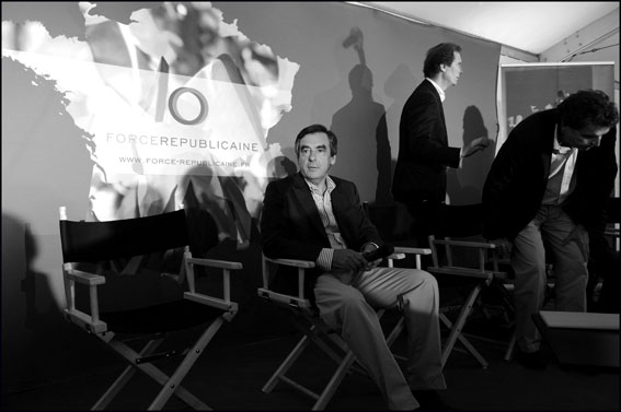 Rouez-en-Champagne: Fillon attends a meeting