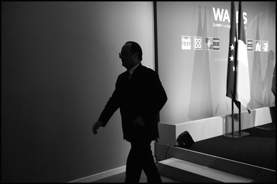 Newport: Hollande leaves press conference