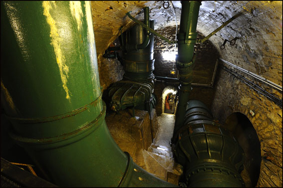 PARIS: Montsouris' water tank (Le rerservoir de Montsouris)