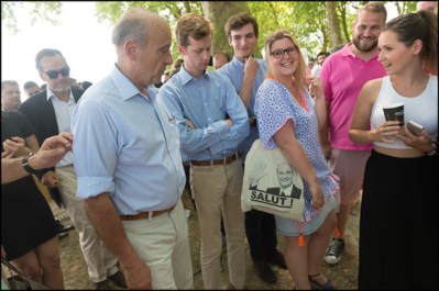 Suresnes: Juppe during a picnic