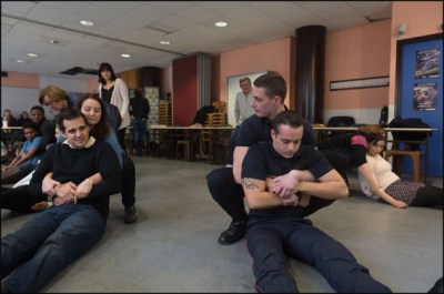 Avoir les bons reflexes peut parfois sauver une vie. La Brigade de sapeurs-pompiers proposent a tous les Parisiens de plus de 18 ans des seances d’initiation aux gestes de premiers secours Paris, FRANCE-30/01/2016