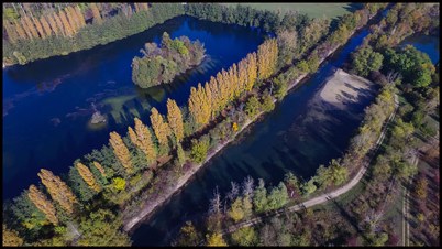 Drone flight captures Autumn color Gravon-FRANCE-29/10/2016